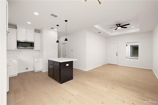 Building Photo - 15 S Links Dr