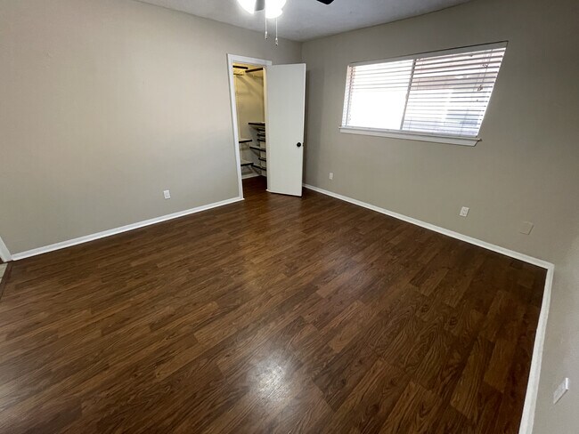 Building Photo - 9015 Eldora Dr