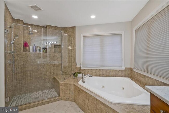 Building Photo - 2393 Watters Glen Ct