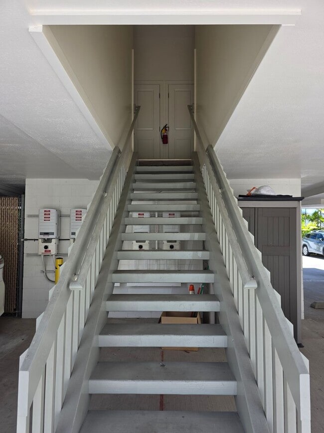 Building Photo - Spacious 2 bedroom, 2 bath with 2 parking unit in Kailua