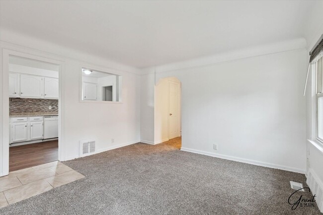 Building Photo - $1250 4 bedroom