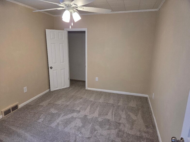 Building Photo - 1009 N Webster St