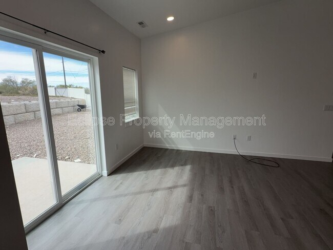 Building Photo - 147 Buena Vista Dr