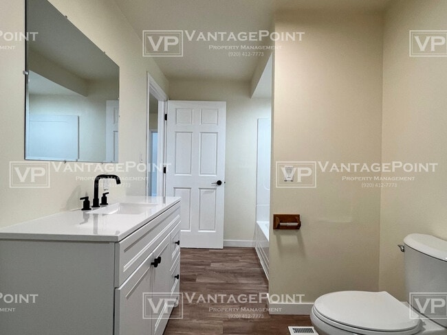 Building Photo - 721 Terrace Ave