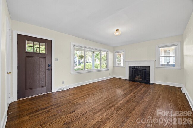 Building Photo - 216 Sylvania Ave