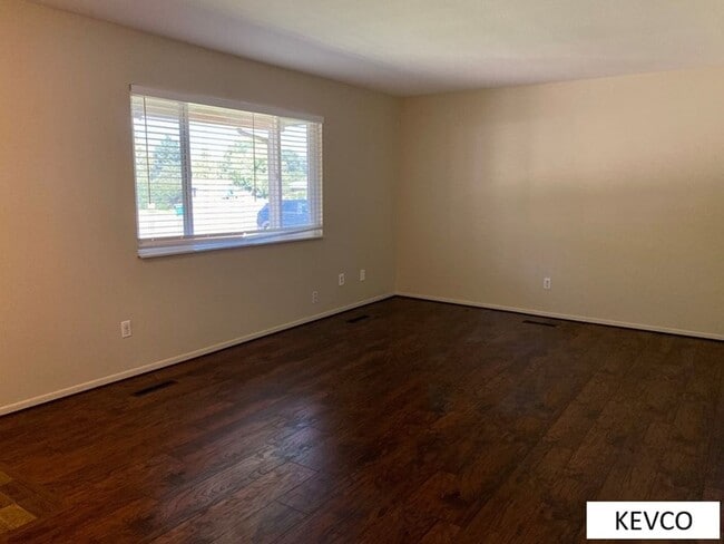 Building Photo - 1616-1618 Palm Dr