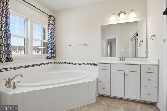 Building Photo - 13735 Air and Space Museum Pkwy