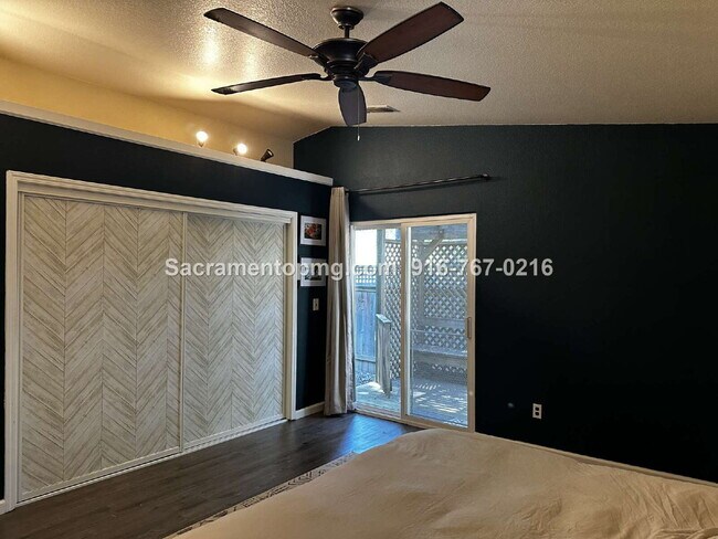 Building Photo - 1283 Live Oak Ln