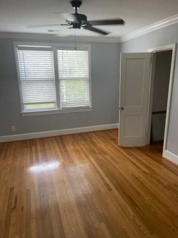 Building Photo - 3407 River Dr