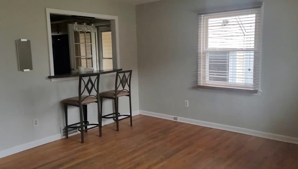 Living room - 35 Grimm Heights Ave