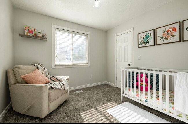 Building Photo - 7544 S 2020 E