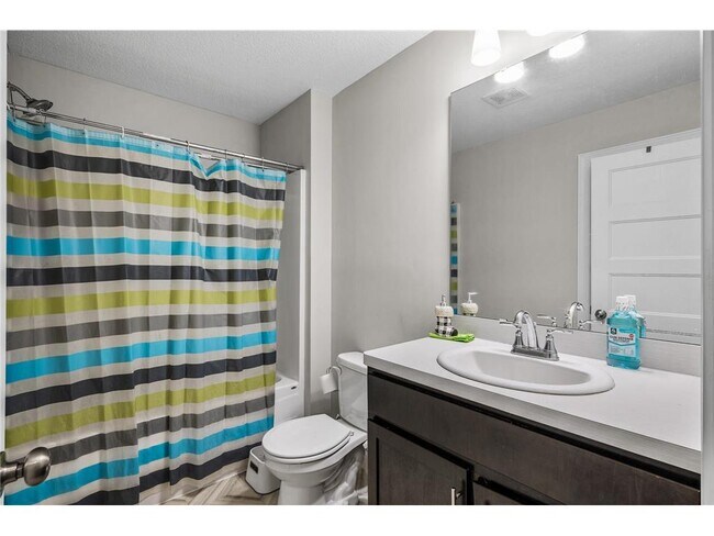 Building Photo - 2117 Cleveland Ln S