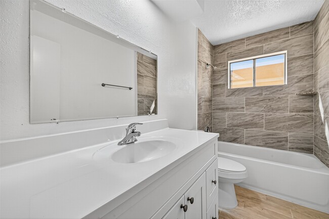 Building Photo - 4422 Wee Lassie Ln