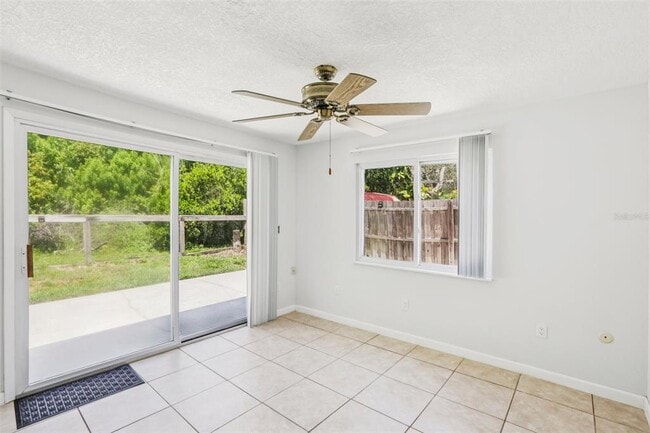 Building Photo - 4015 Litchfield Dr