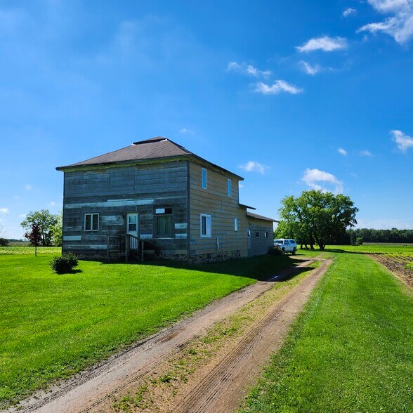 Building Photo - 103723 Wuertzburg Rd