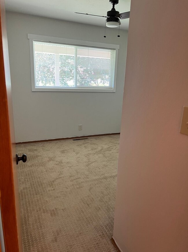Building Photo - 770 W Highland Ave