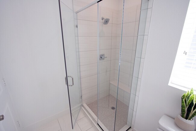 Building Photo - 1538 W Tidwell Rd