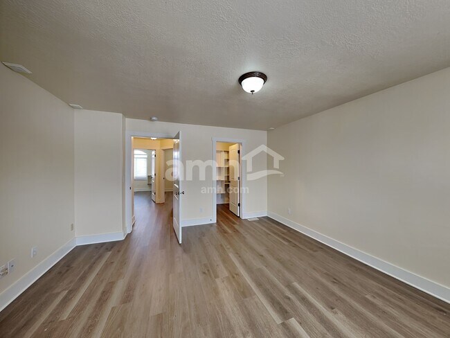 Building Photo - 4915 W 150 N