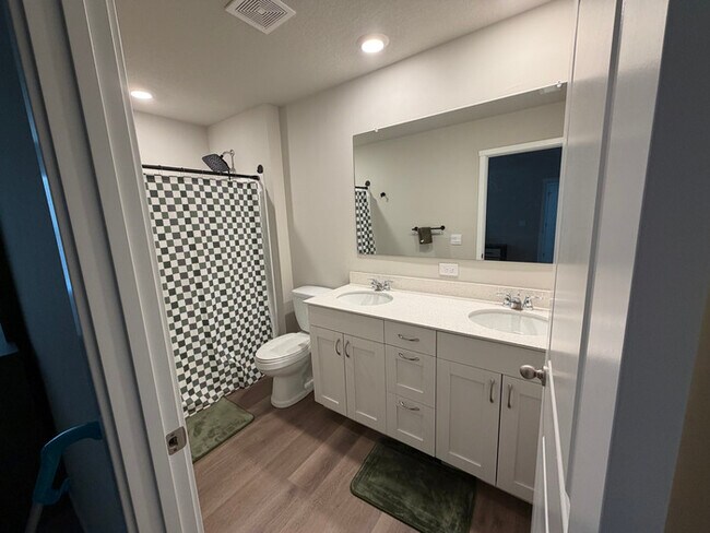 Building Photo - 2486 SE Morningdew Dr