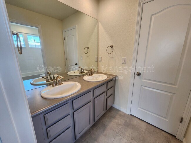 Building Photo - 808 Byrd Dr