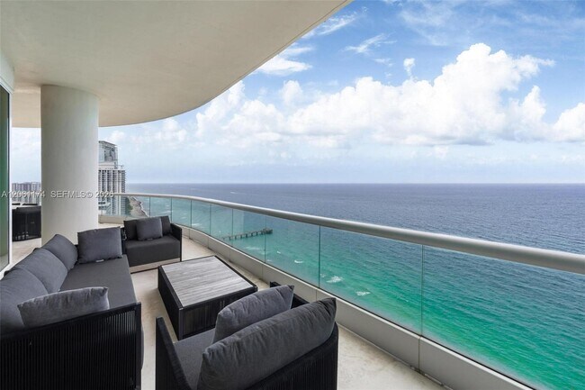 Building Photo - 16051 Collins Ave