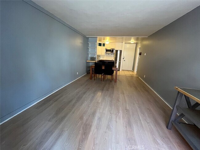 Building Photo - 320 S Gramercy Pl