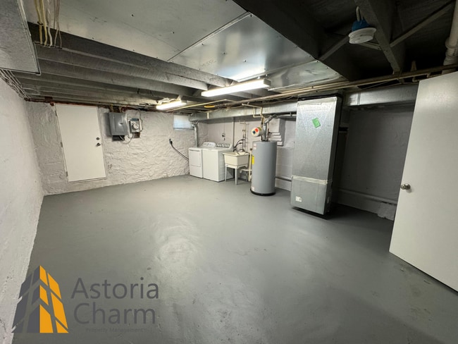 Building Photo - Modern 3 bedroom 1.5 bathroom House for RENT!