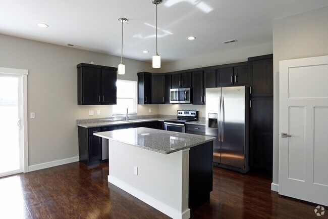 Building Photo - 2 Bedroom, 2.5 Bath Premium Townhome