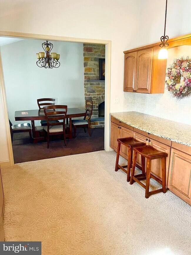 Building Photo - 754 Mechanic St