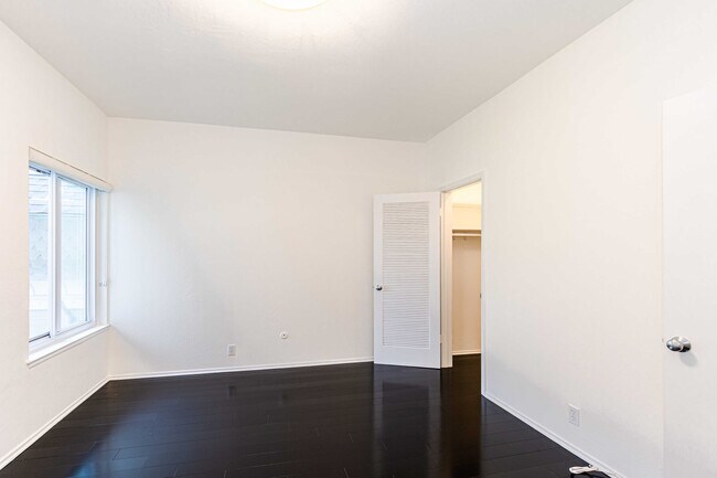 Building Photo - 2635 Fillmore St