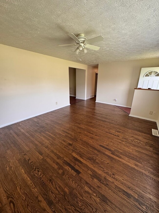 Building Photo - 2806 Bainbridge Ave