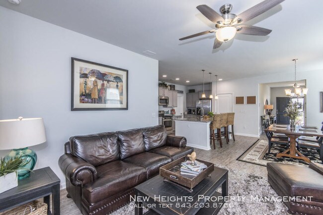 Building Photo - Gorgeous home in McKewn neighborhood!