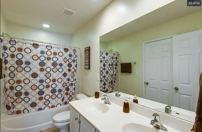 Building Photo - 434 Lazy Creek Ln