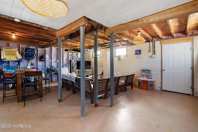 Building Photo - 167 4th Ave