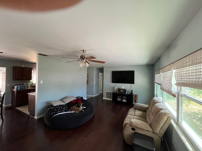Living Room kitchen view - 1833 Lombardy Dr
