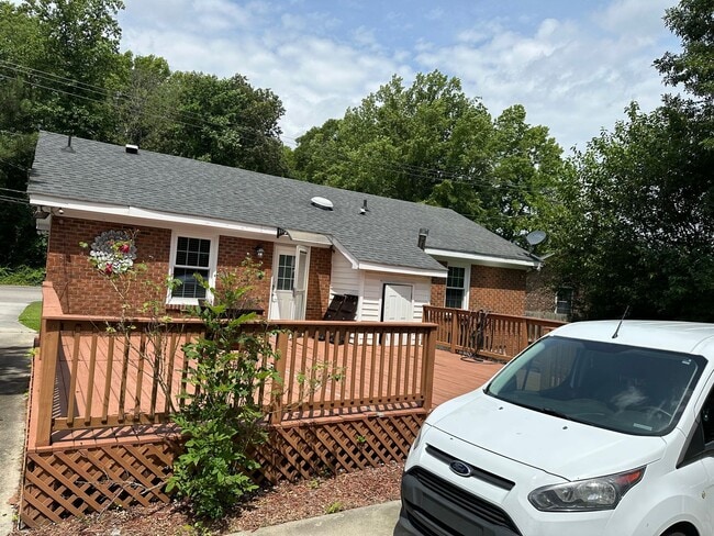 Building Photo - 859 Goldrock Rd
