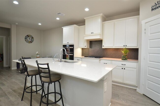 Building Photo - 28615 Halle Ray Dr