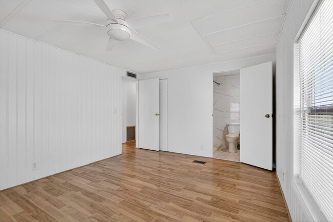 Building Photo - 65 Relaxed Cir