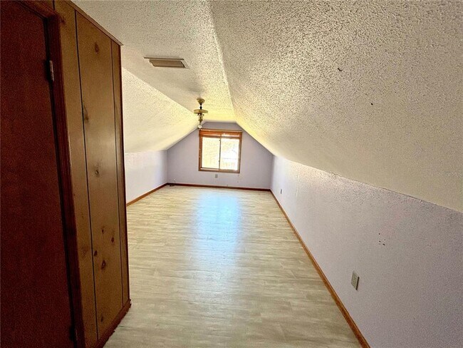 Building Photo - 5419 Twin Palms Rd