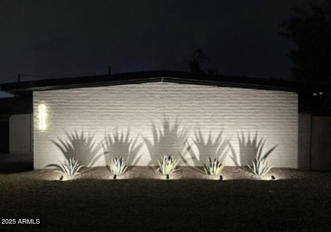 Building Photo - 1612 E Gaylon Dr