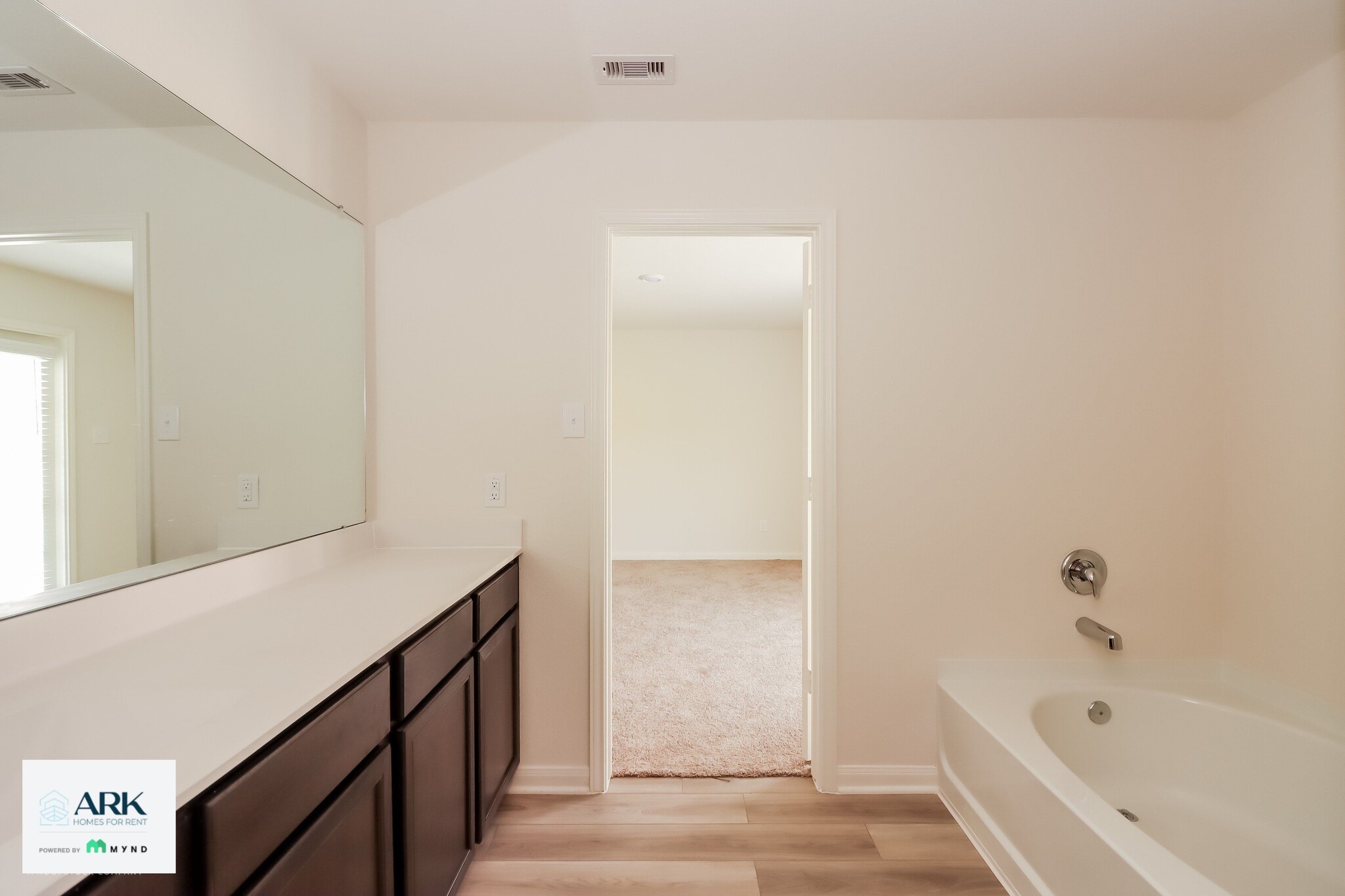 Building Photo - 26828 Steinbeck Dr