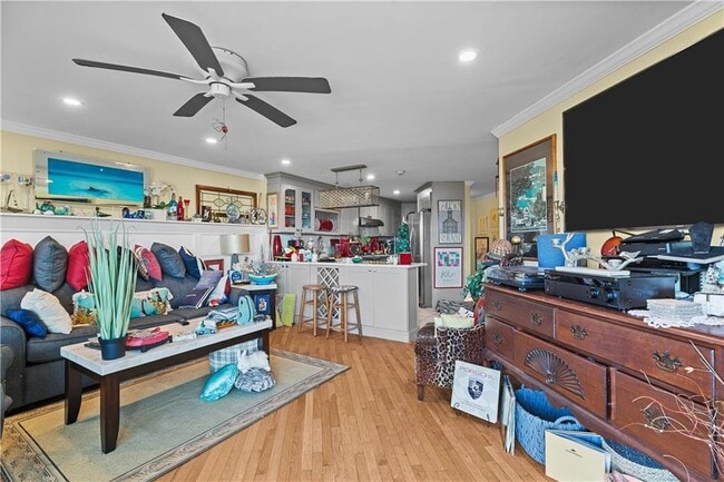 Building Photo - 1204 Capella S