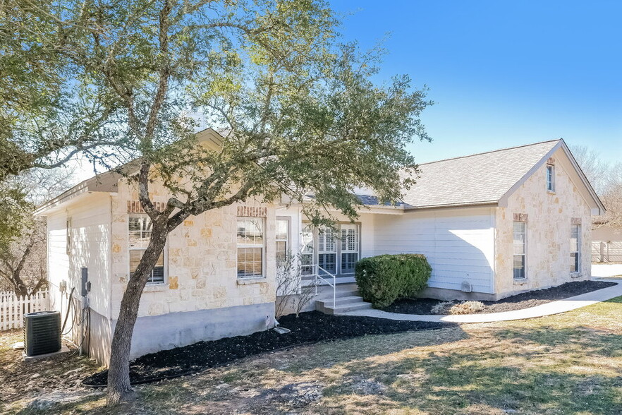 Building Photo - 17 Creek Side Dr