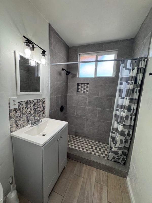 Building Photo - 2770 Glenwood Pl