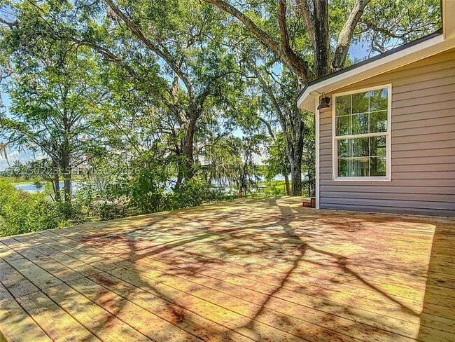 Building Photo - 8781 LAKESHORE Dr