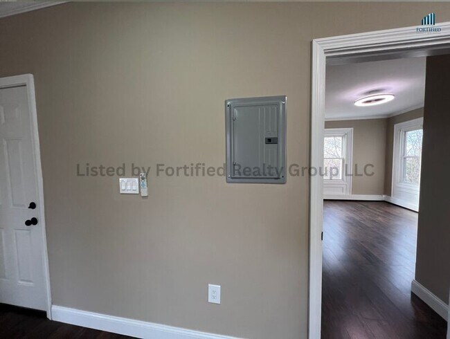 Building Photo - 380 Wilson Rd