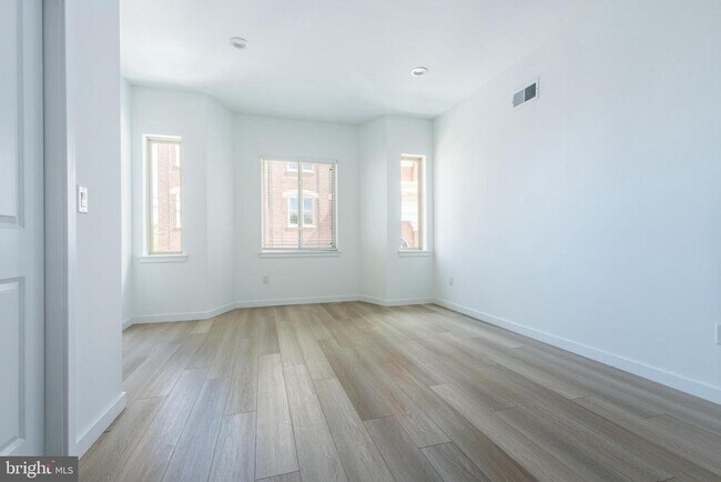 Building Photo - 1252 N 18th St