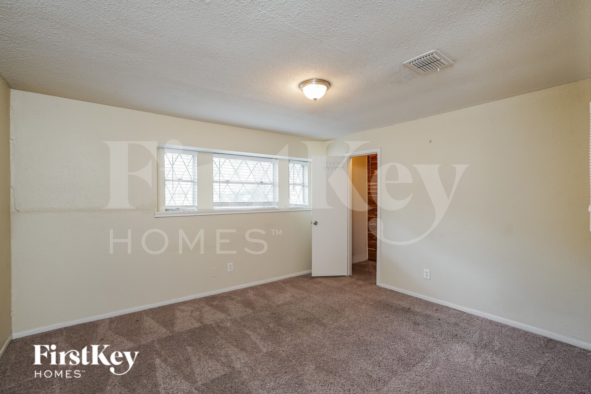 Building Photo - 23014 Whispering Willow Dr