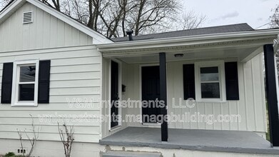 Building Photo - 522 Oak St