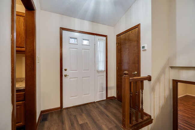 Building Photo - 4527 Williamsport Dr